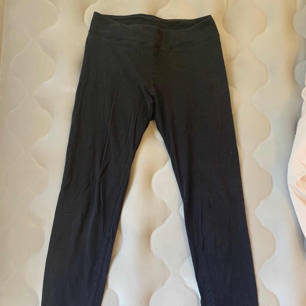 Plain black leggings